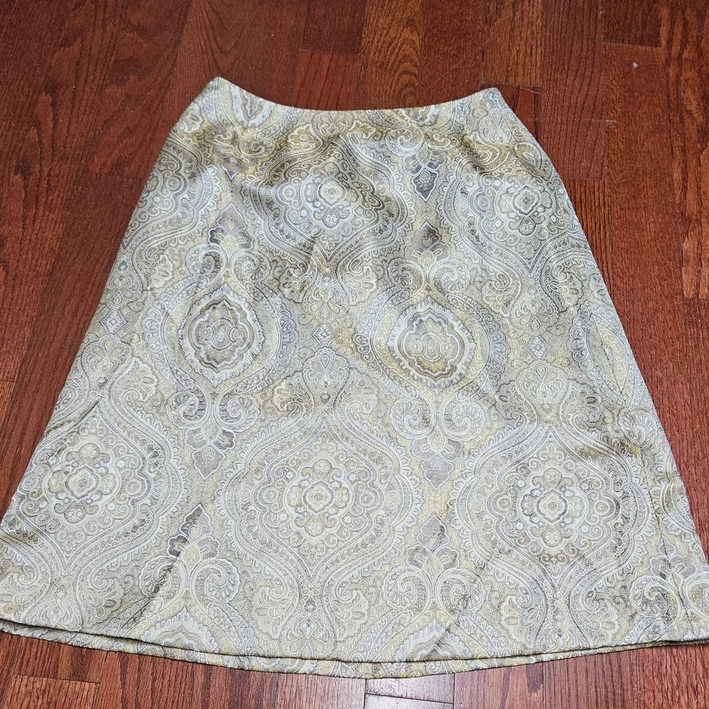 Talbots Gray and White A-Line Knee-Length Skirt